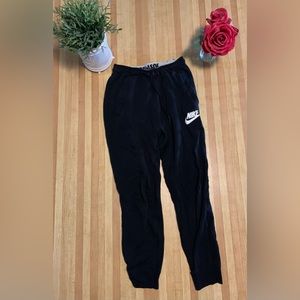 Nike black women’s joggers (XS)